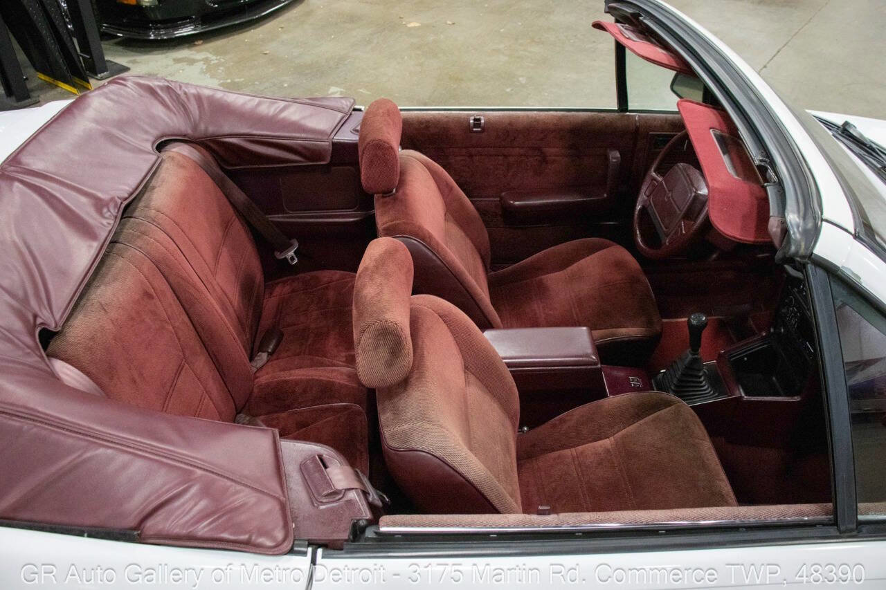 Used 1991 Dodge Shadow Convertible image 15