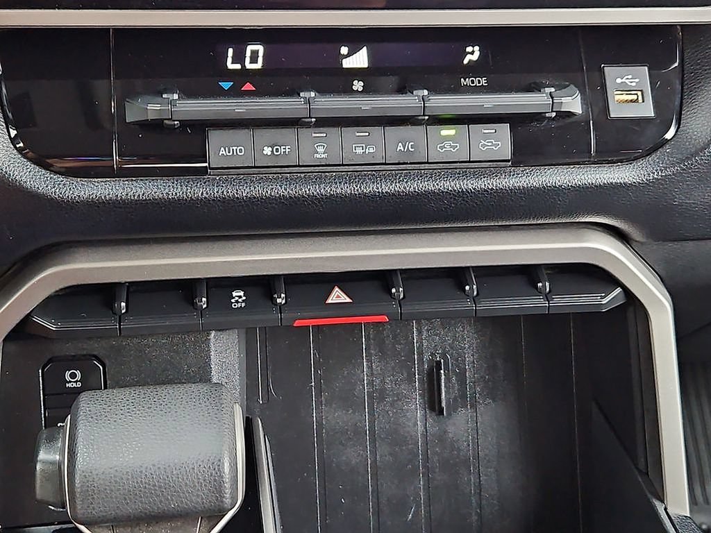 Used 2022 Toyota Tundra SR5 AWD/4WD image 19