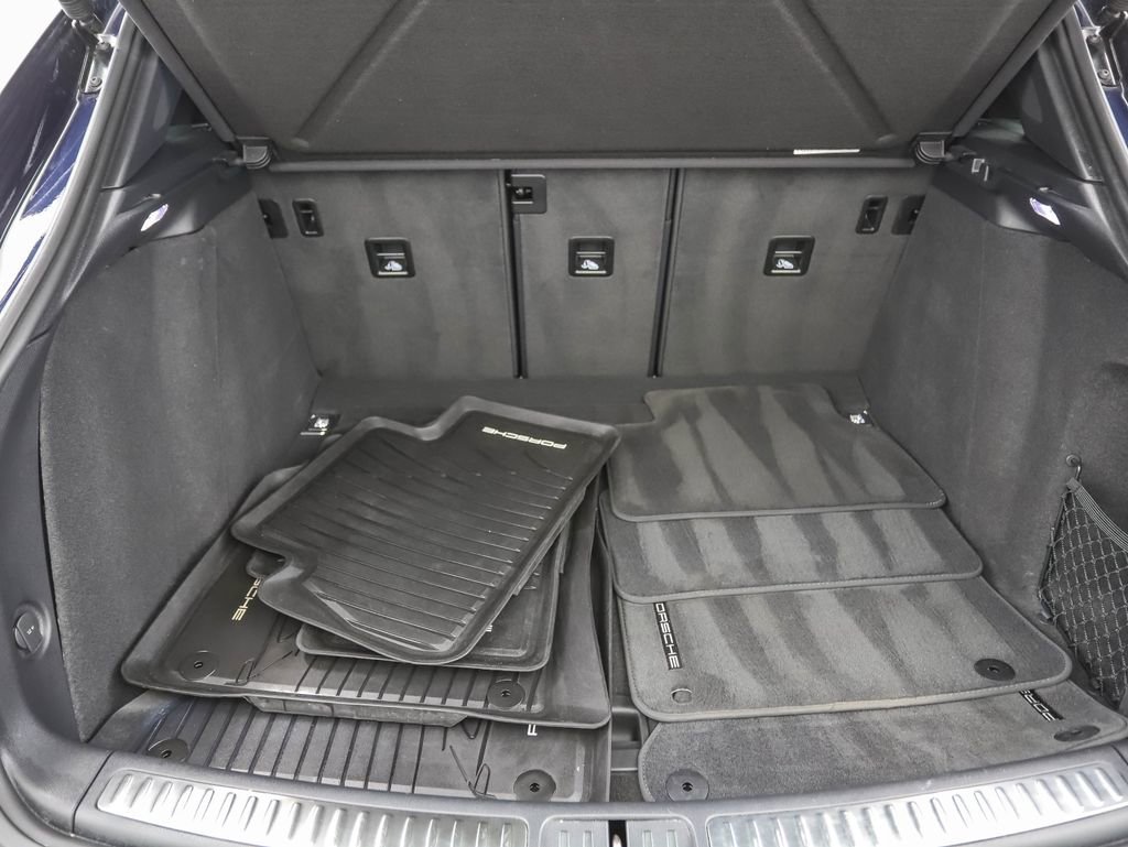 Used 2023 Porsche Macan image 22