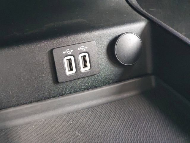Used 2020 Ford Fusion SE image 20