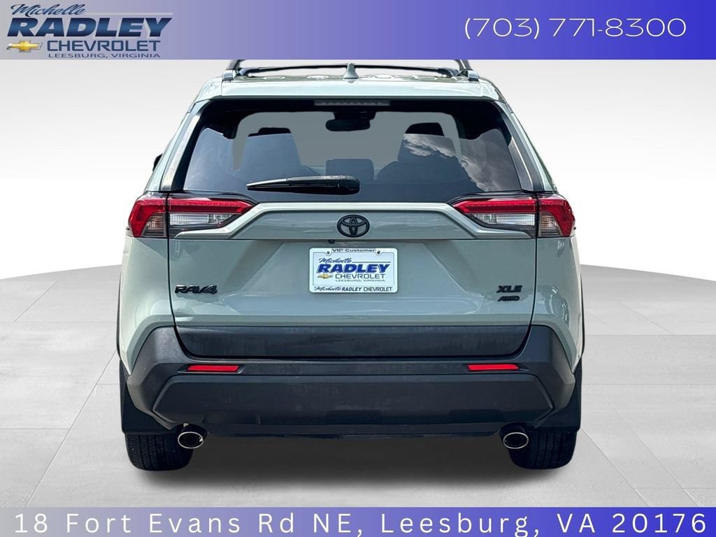 Used 2020 Toyota RAV4 XLE Premium AWD/4WD image 4