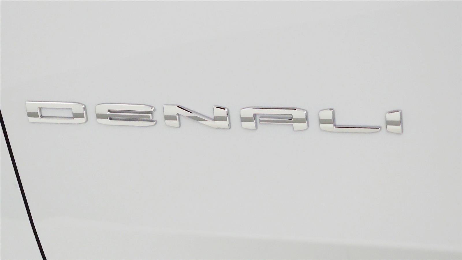 New 2026 GMC Yukon Denali Ultimate AWD/4WD image 10