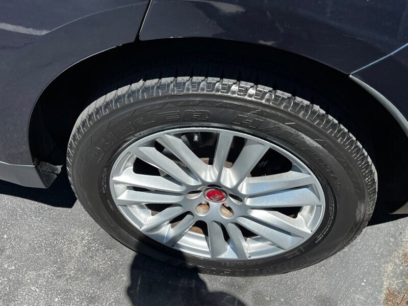 Used 2017 Jaguar F-PACE Prestige AWD/4WD image 12