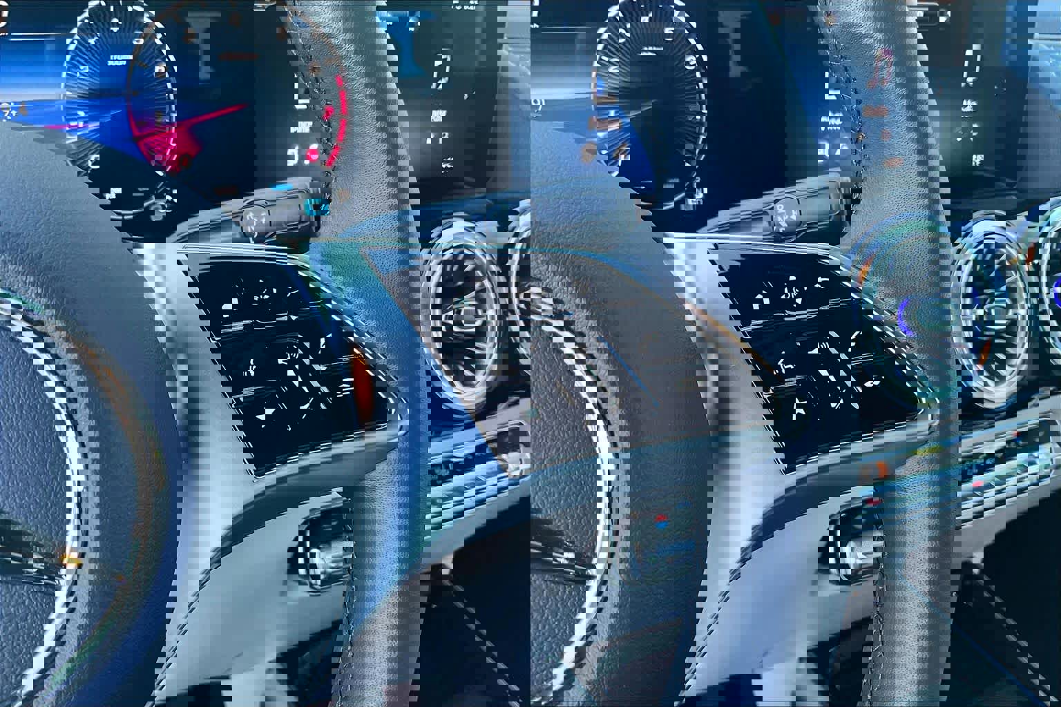 Used 2025 Mercedes-Benz GLA 250 image 24