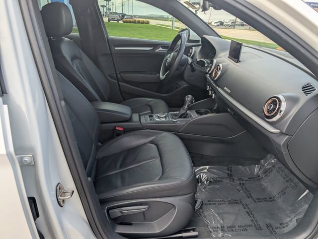 Used 2018 Audi A3 2.0T Premium image 3