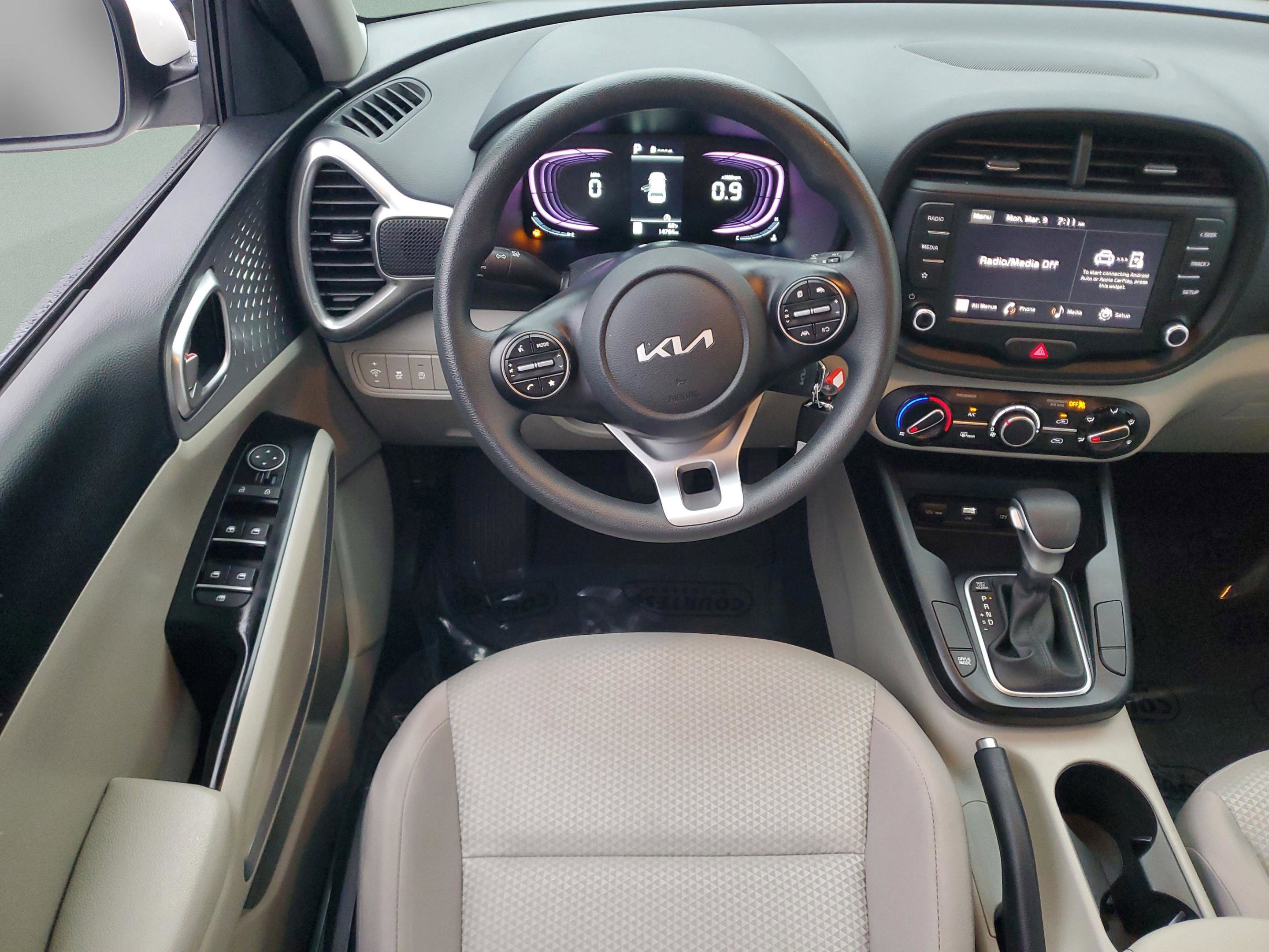 Certified 2025 Kia Soul LX image 12