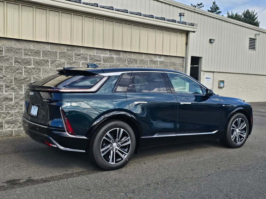 New 2026 Cadillac Lyriq Luxury image 10