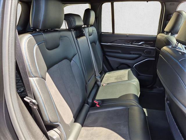 Used 2023 Jeep Grand Cherokee Trailhawk w/ Luxury Tech Group III AWD/4WD image 21