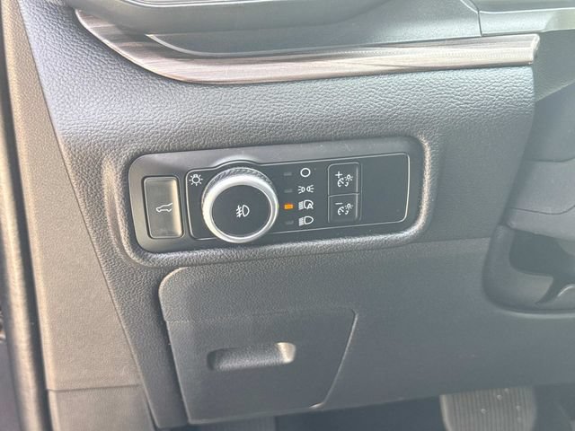 Used 2024 Ford Explorer Limited RWD image 29