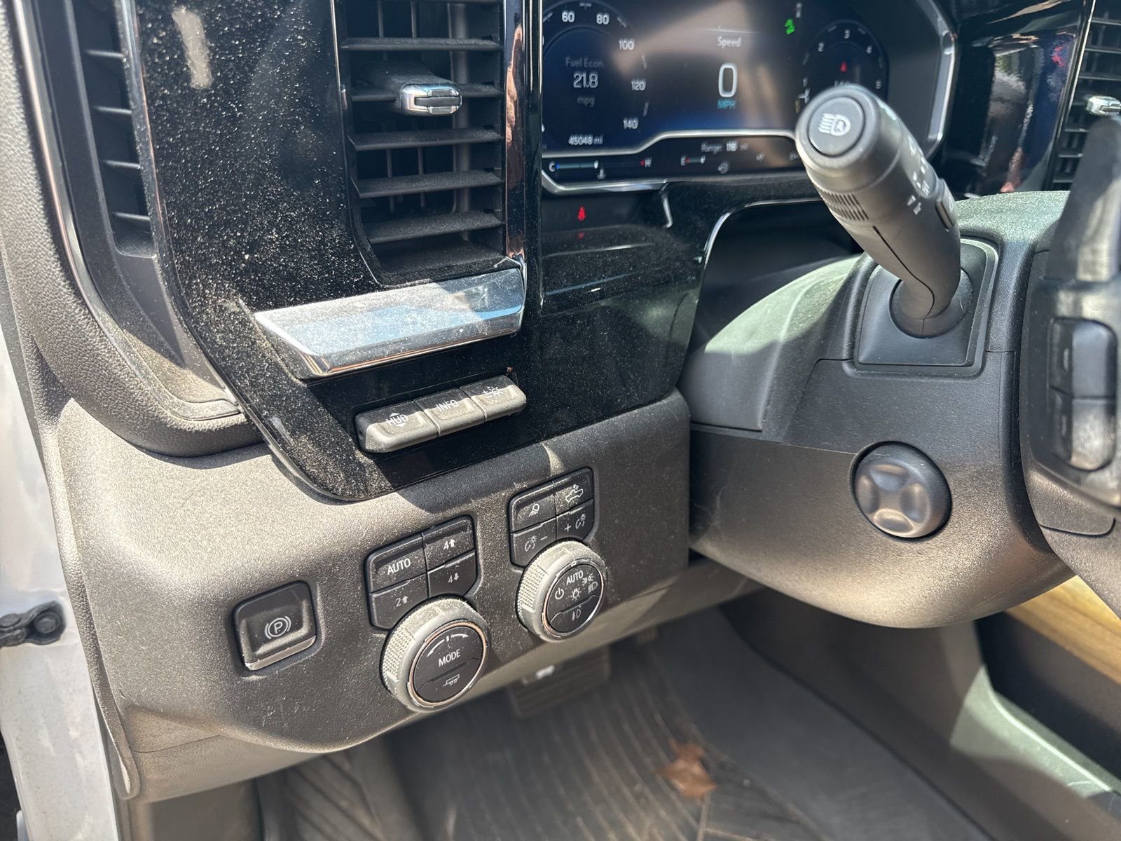 Used 2023 Chevrolet Silverado 1500 High Country w/ Technology Package AWD/4WD image 14