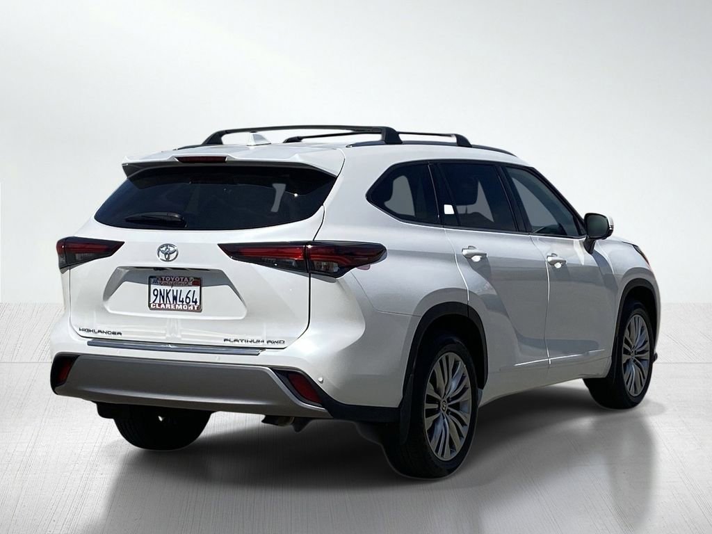 Used 2024 Toyota Highlander Platinum image 8