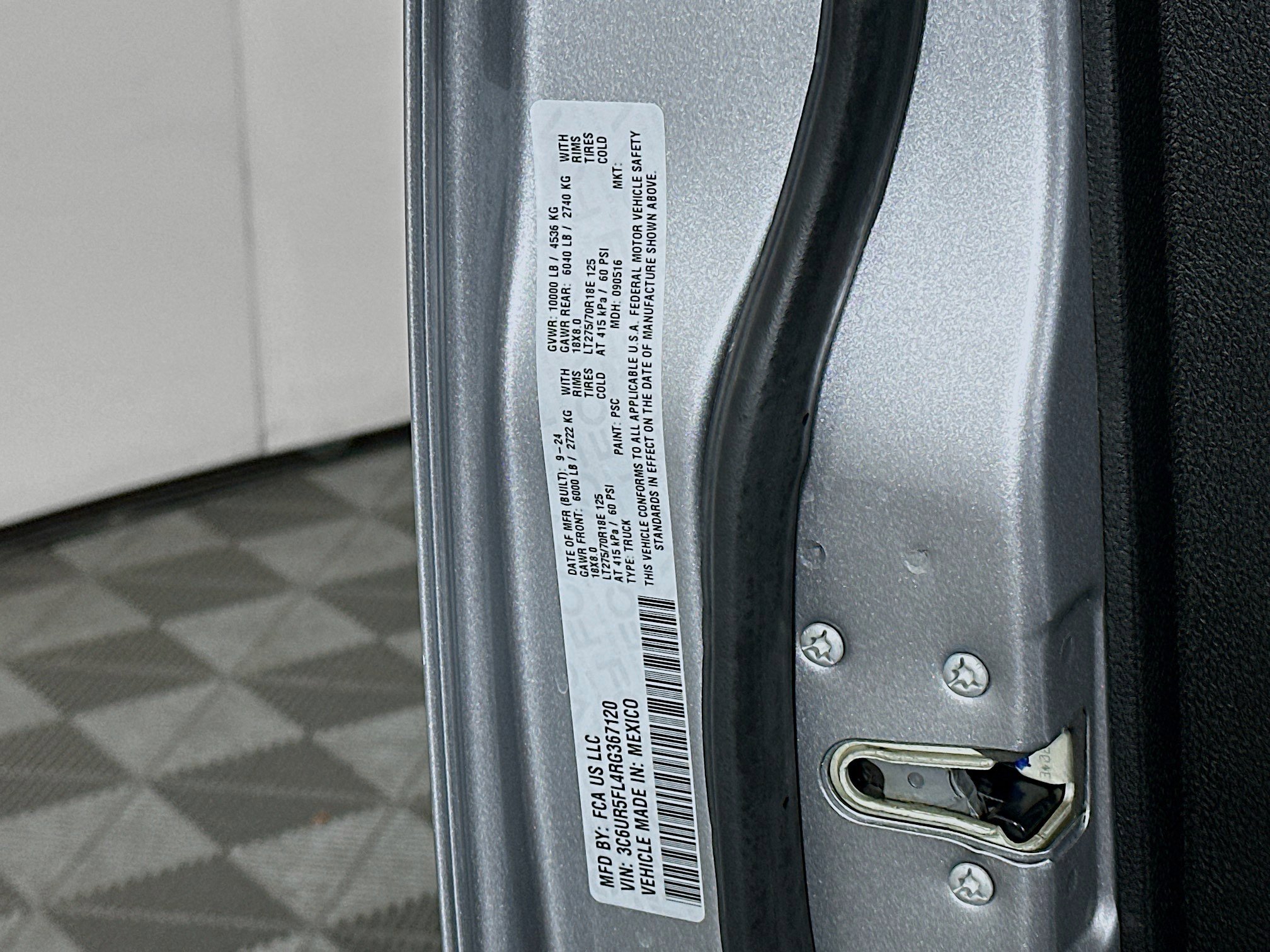 Used 2024 RAM 2500 Laramie image 12