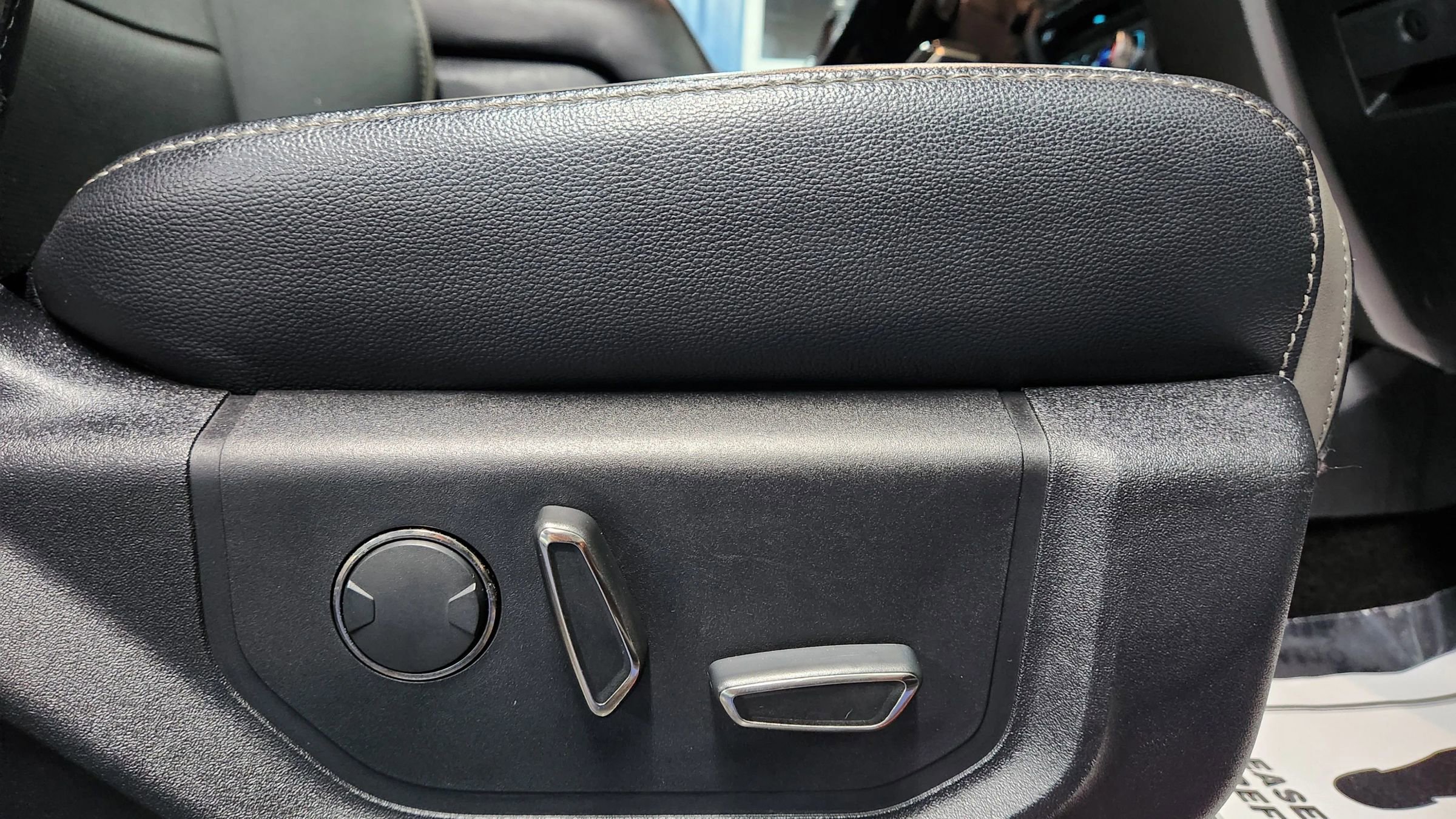 Used 2017 Ford F150 Raptor w/ Equipment Group 802A Luxury image 18