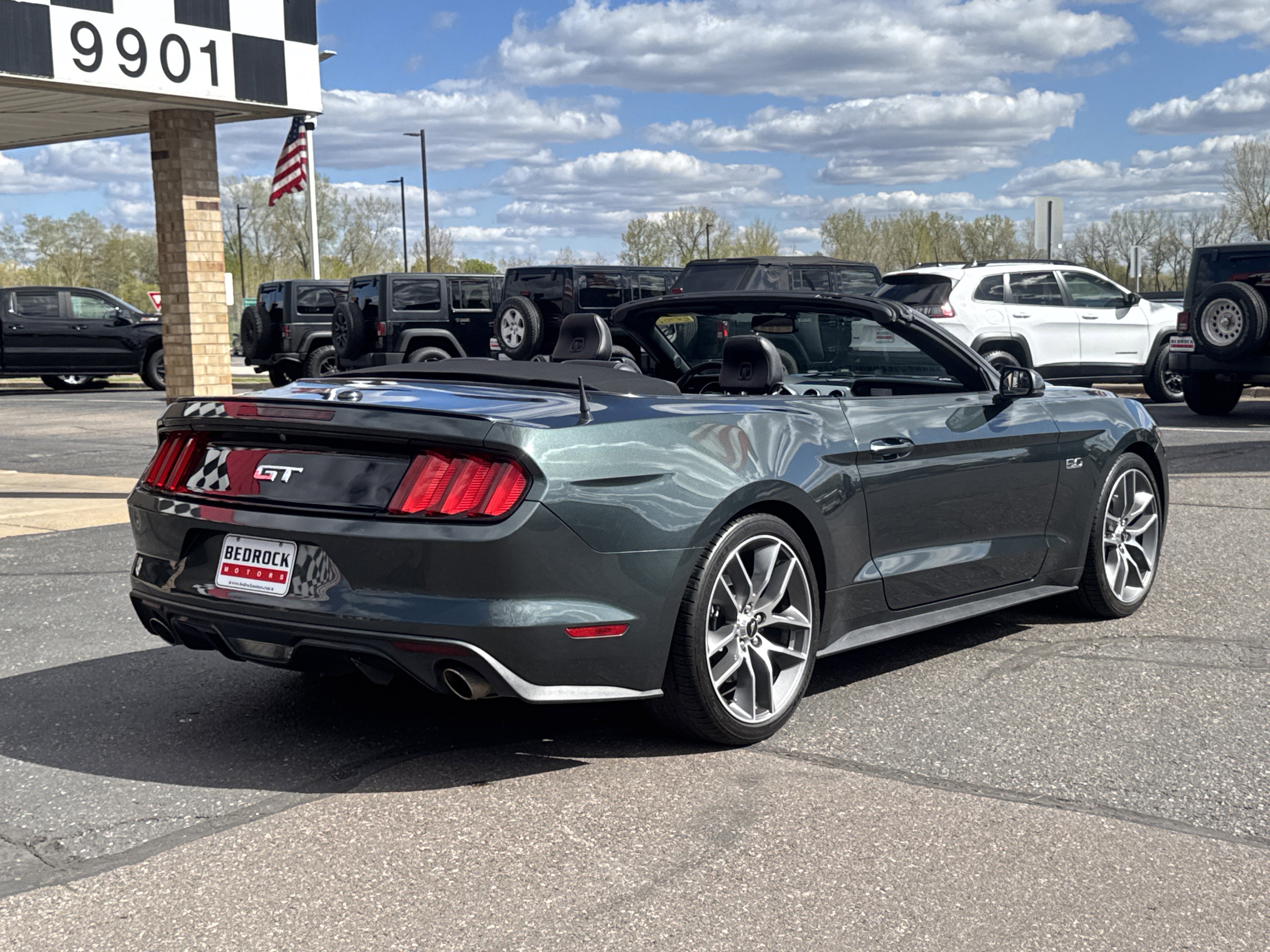 Used 2016 Ford Mustang GT Premium RWD image 35