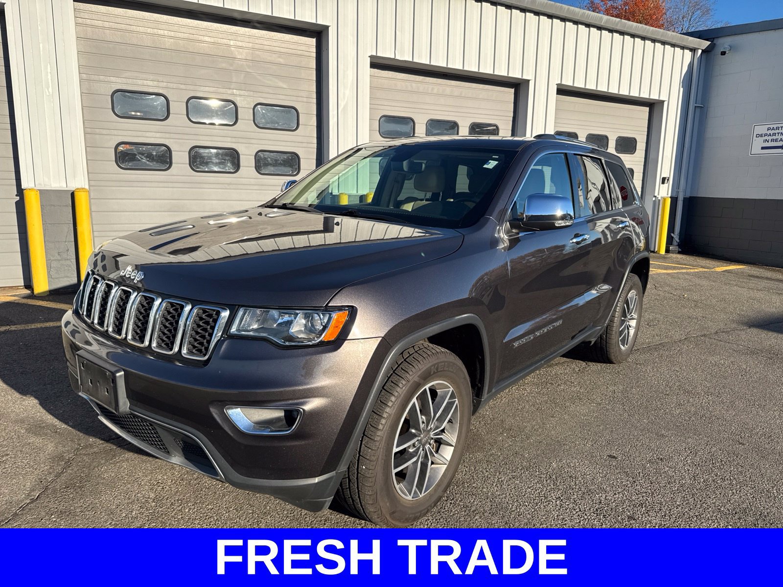 Used 2019 Jeep Grand Cherokee Limited AWD/4WD image 1