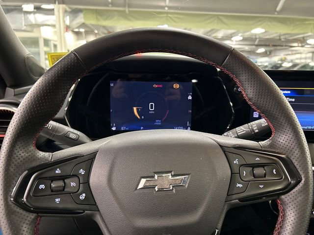 Used 2025 Chevrolet Trax RS w/ Sunroof Package image 12