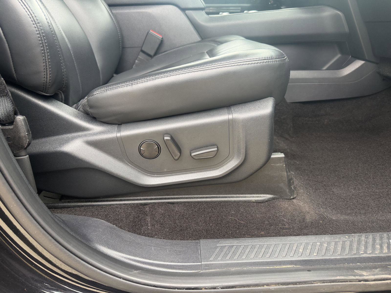 Used 2022 Ford Expedition Max XLT image 32