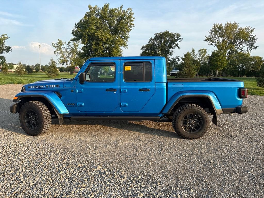 Used 2025 Jeep Gladiator Sport AWD/4WD image 6