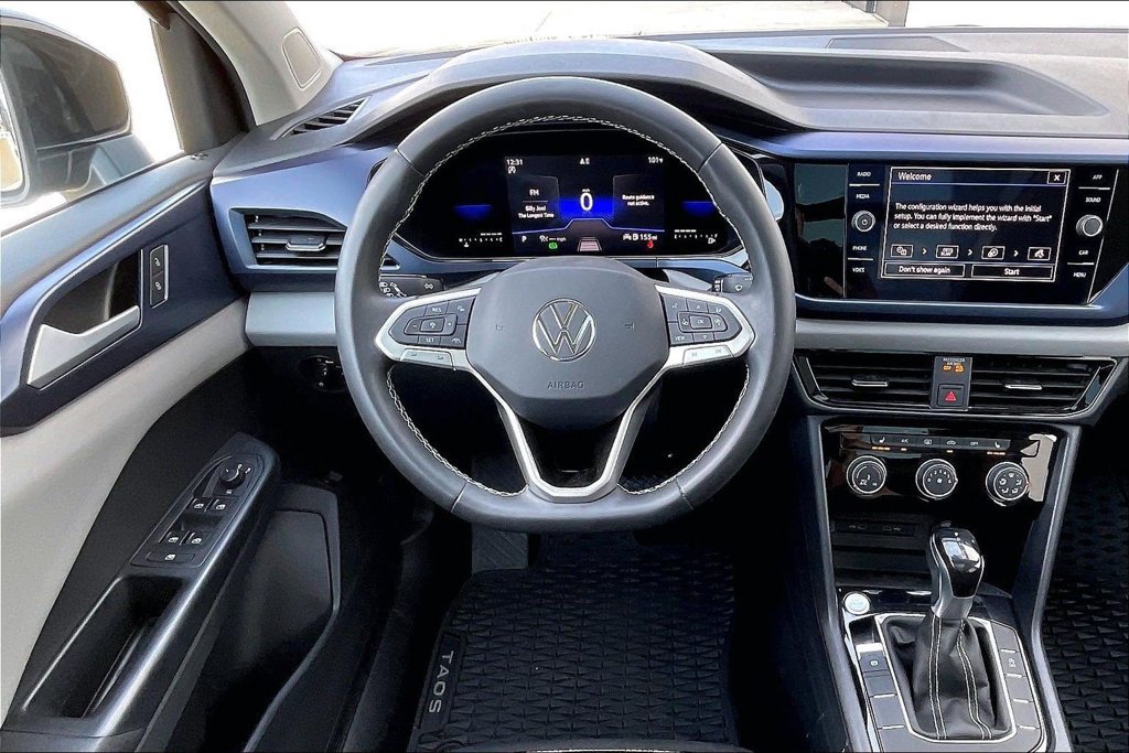 Used 2023 Volkswagen Taos SE FWD image 5