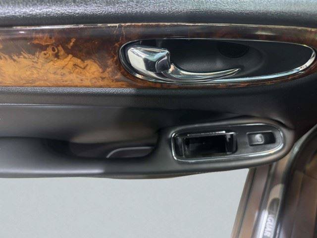 Used 2008 Jaguar XJ8 RWD image 26