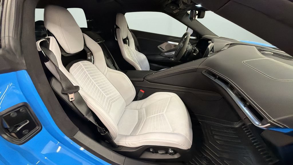 Used 2022 Chevrolet Corvette Stingray Premium Cpe w/ Z51 Performance Package RWD image 20