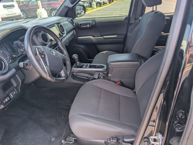 Used 2019 Toyota Tacoma TRD Sport w/ Technology Package AWD/4WD image 14
