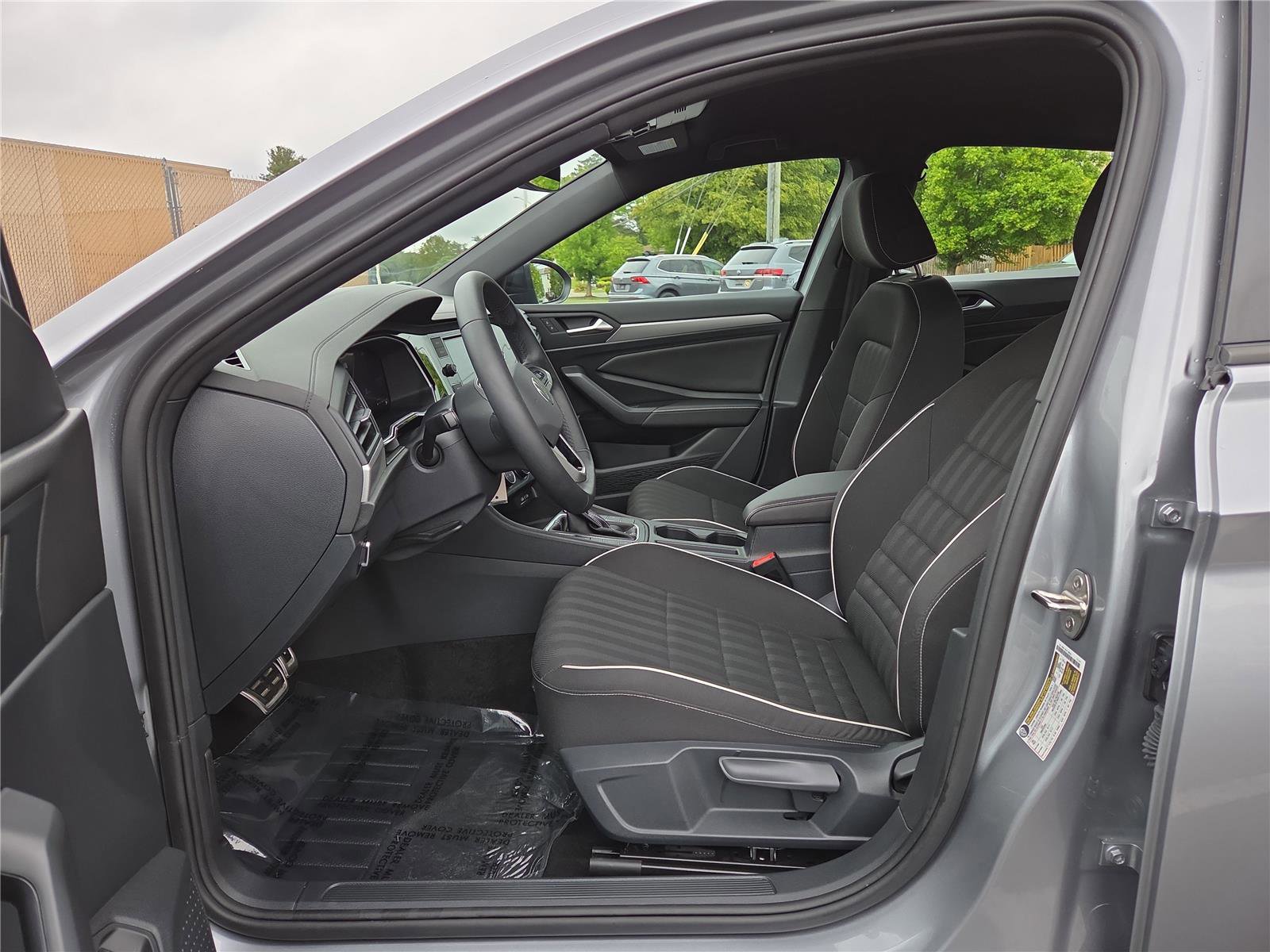 Certified 2024 Volkswagen Jetta Sport FWD image 12