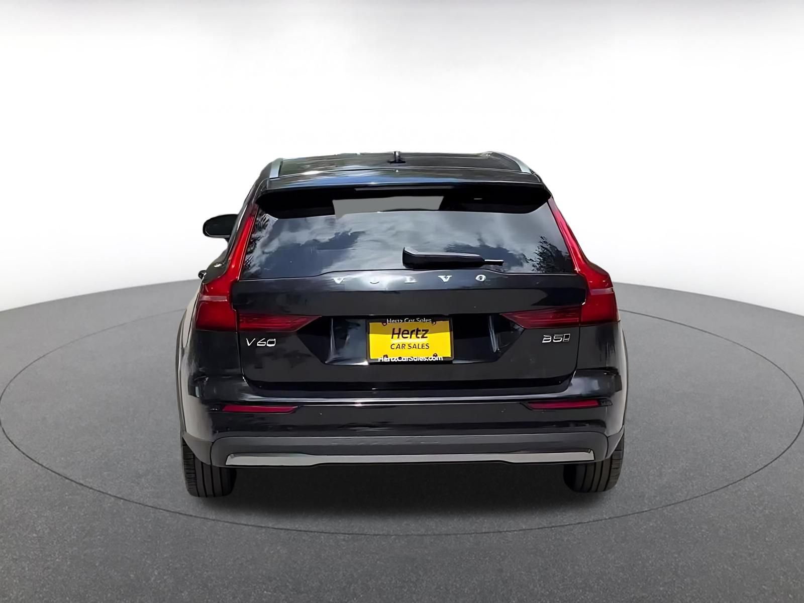 Used 2025 Volvo V60 B5 Cross Country Plus AWD/4WD image 12