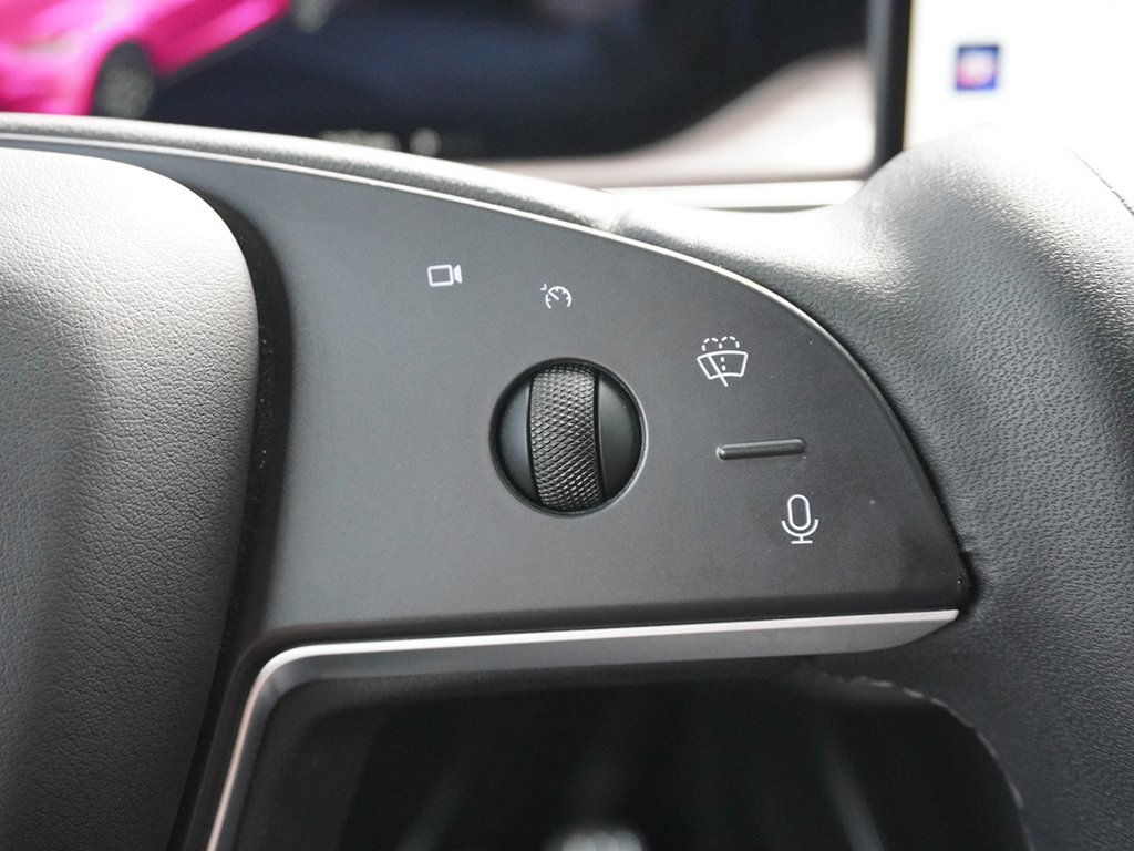 Used 2022 Tesla Model X image 49