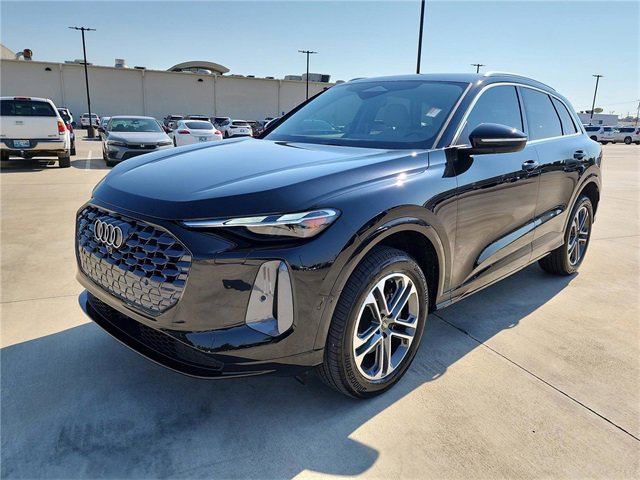 Certified 2025 Audi Q5 Premium w/ Convenience Package image 3