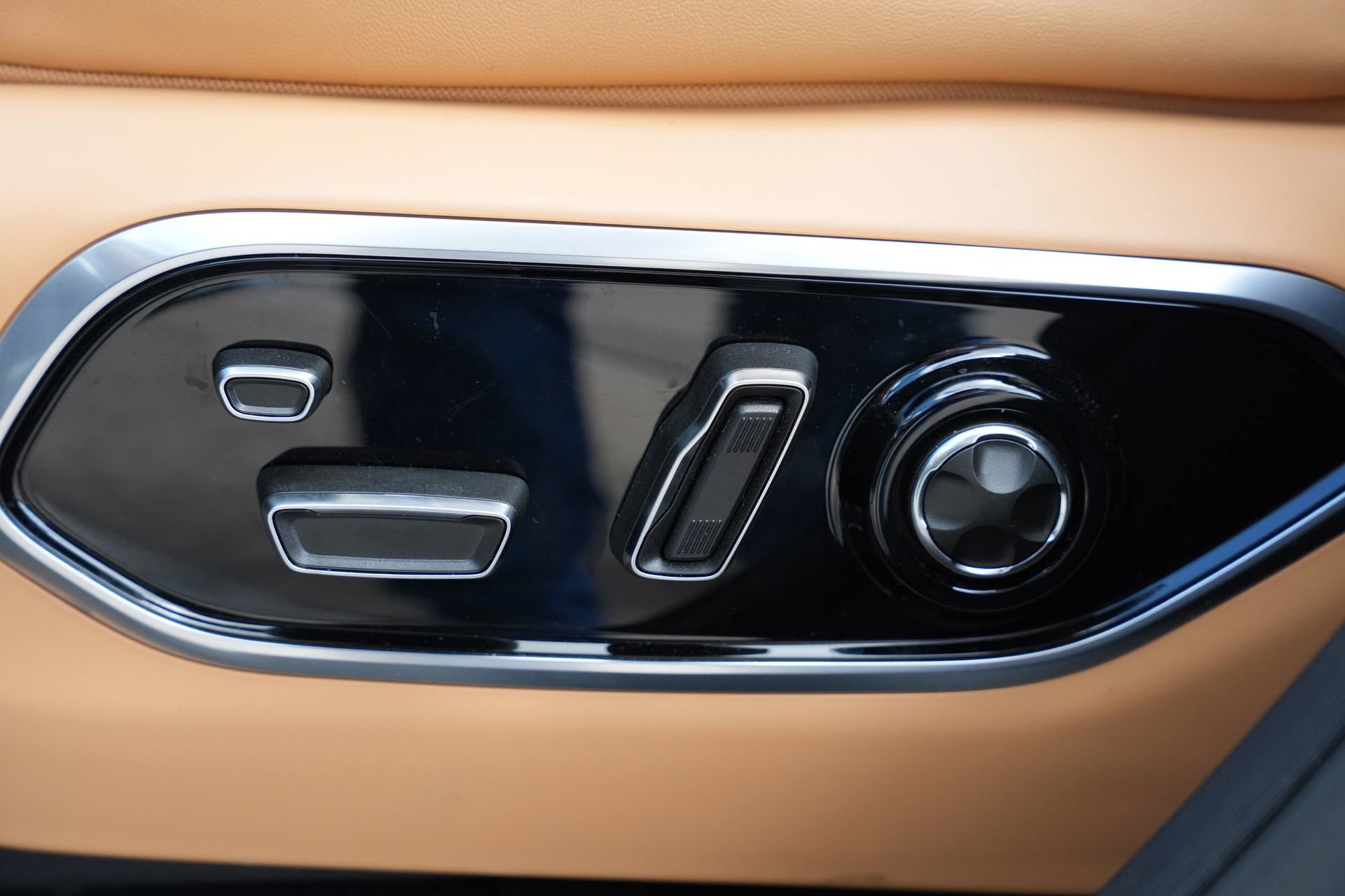 Used 2025 Jeep Grand Cherokee Summit image 16