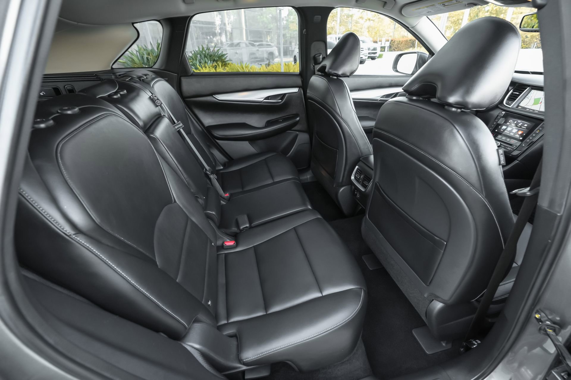 Used 2019 INFINITI QX50 Luxe w/ Navigation Package image 35