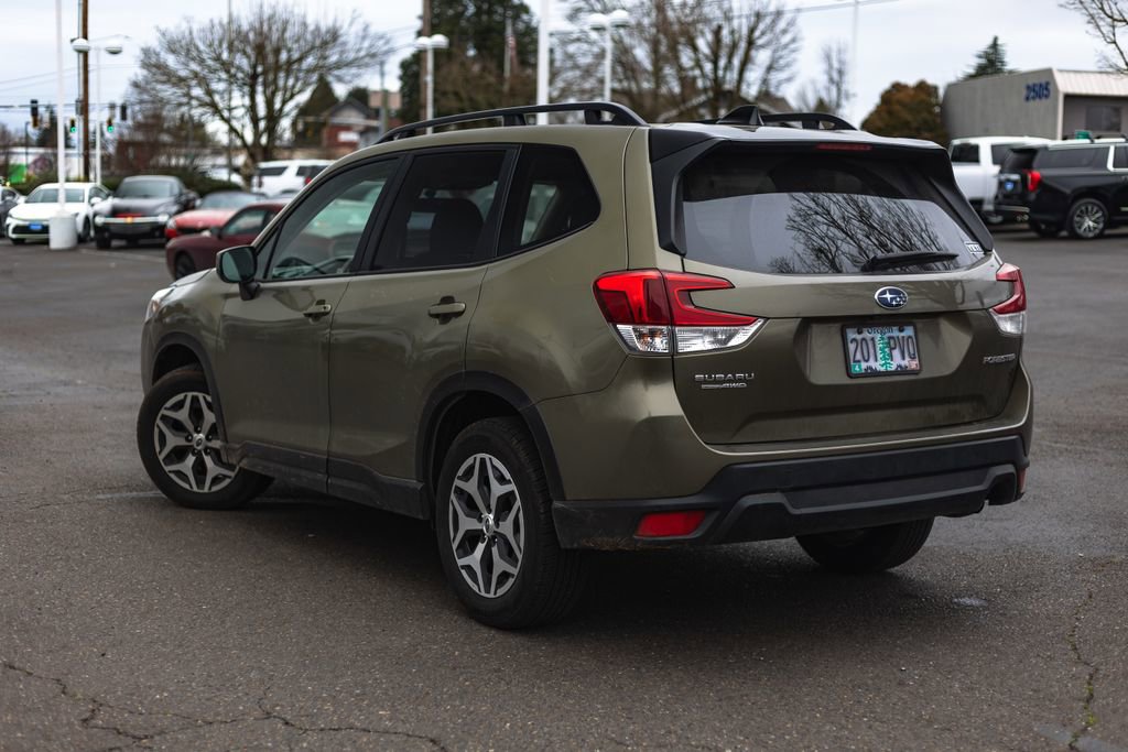 Used 2024 Subaru Forester Premium image 5