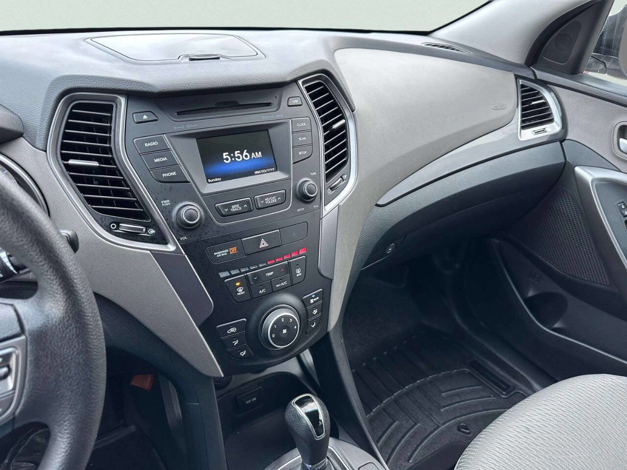 Used 2016 Hyundai Santa Fe SE AWD/4WD image 30