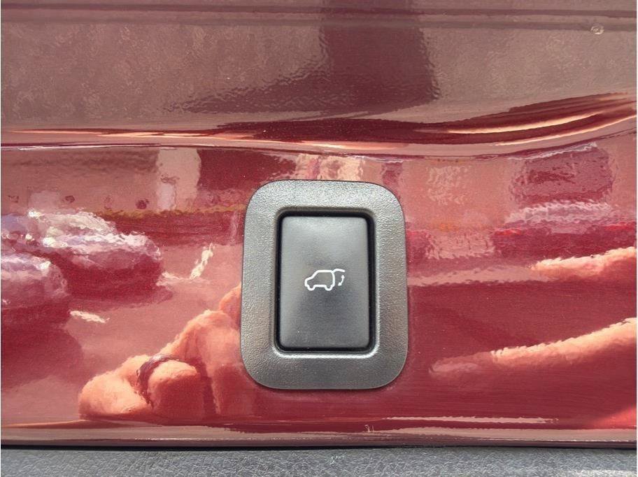 Used 2018 Toyota Highlander XLE FWD image 8