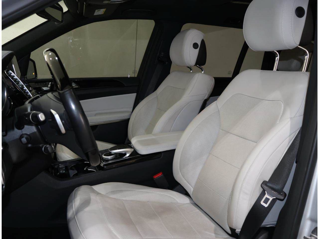 Used 2018 Mercedes-Benz GLS 550 4MATIC image 11