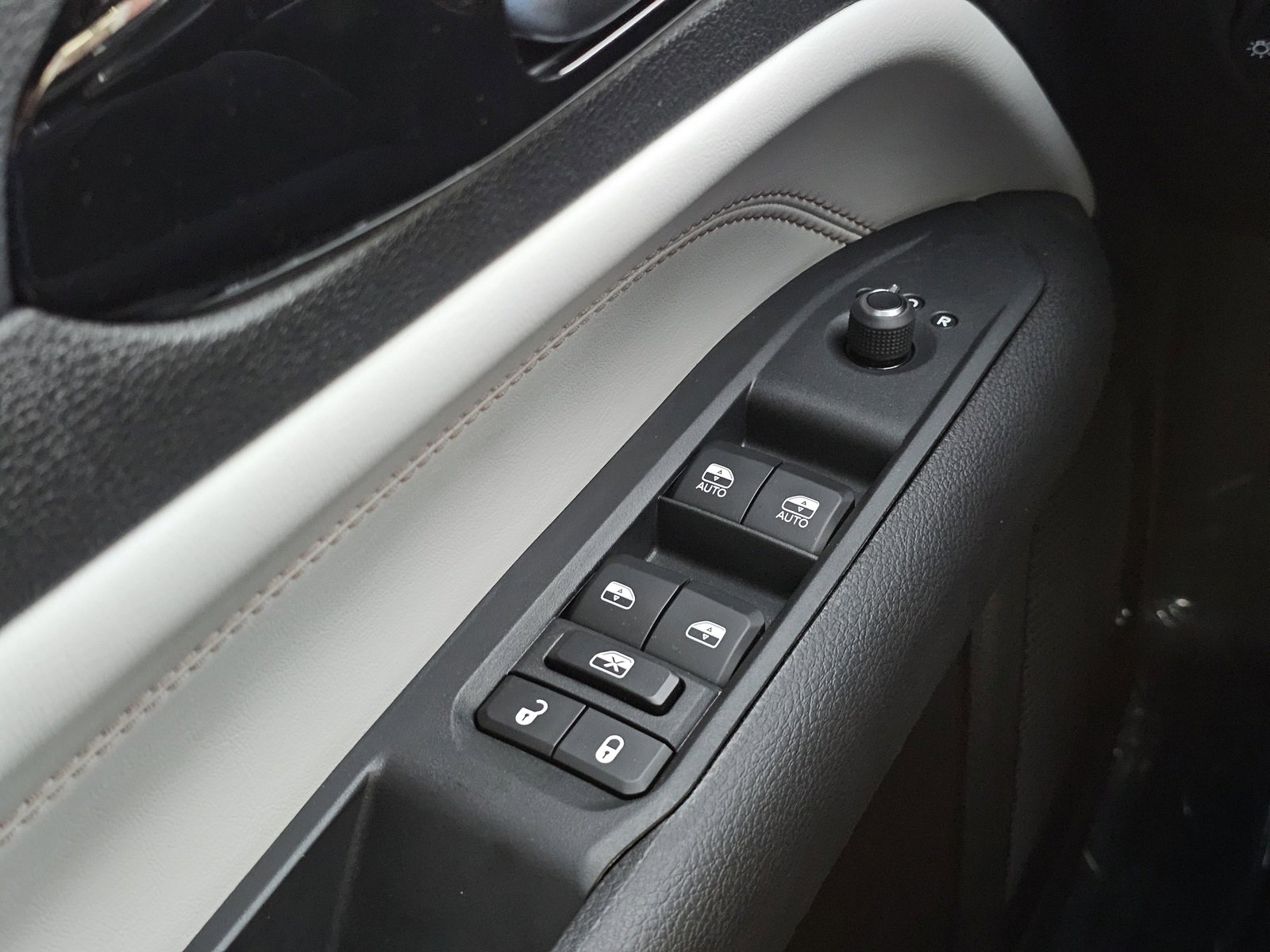 New 2026 Jeep Compass Limited image 18