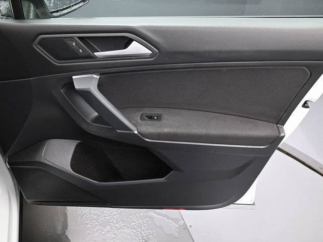Used 2020 Volkswagen Tiguan S image 33