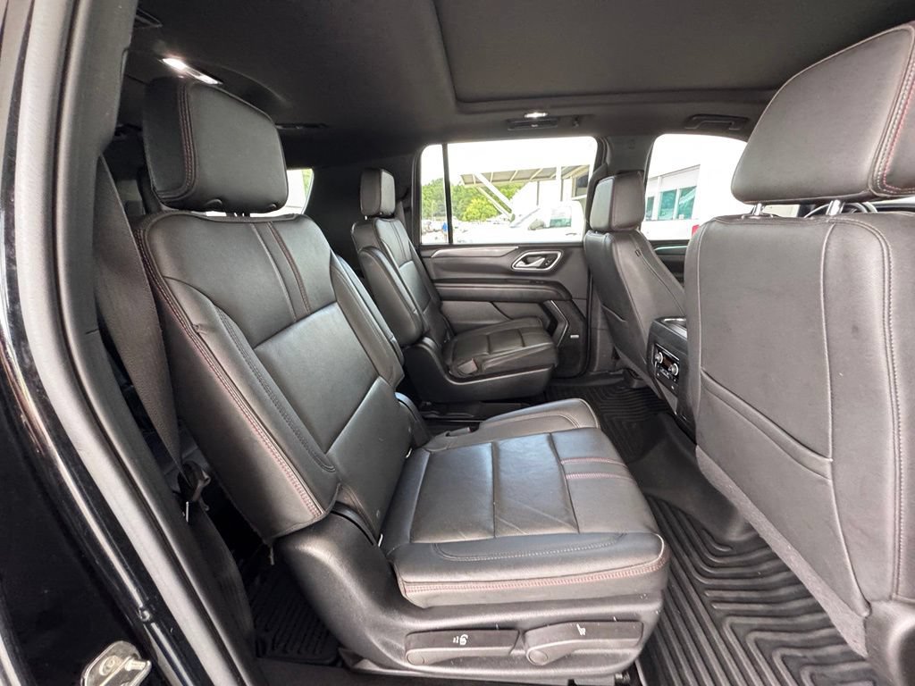 Used 2022 Chevrolet Suburban RST w/ Luxury Package RWD image 26
