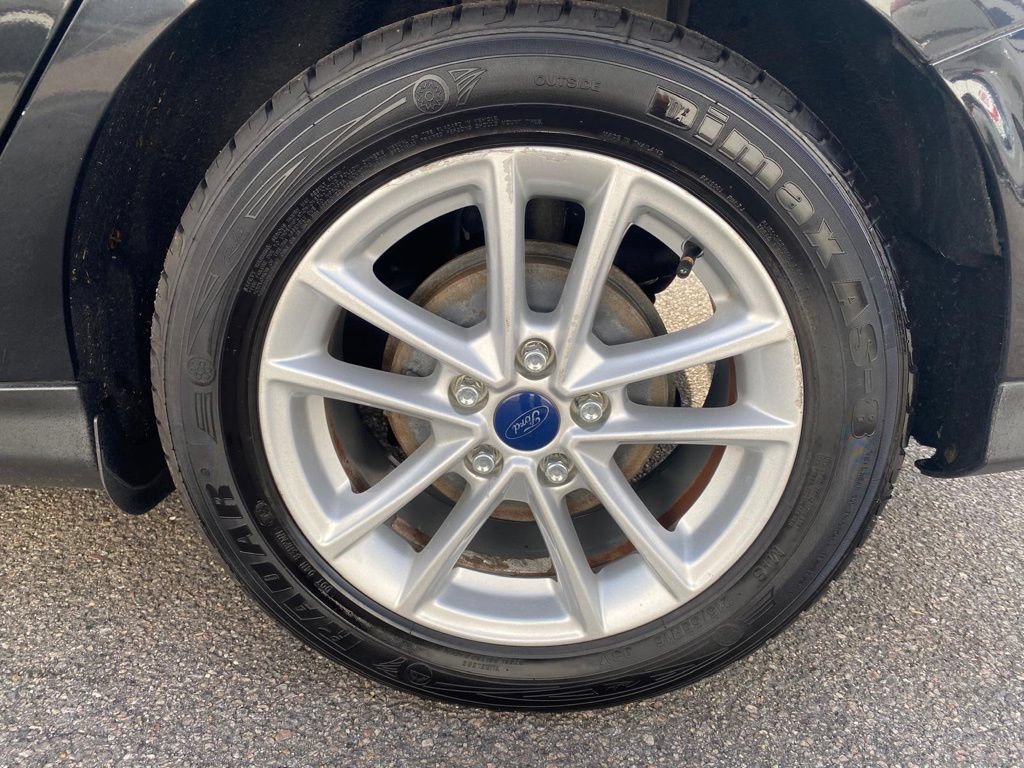 Used 2015 Ford Focus SE FWD image 5