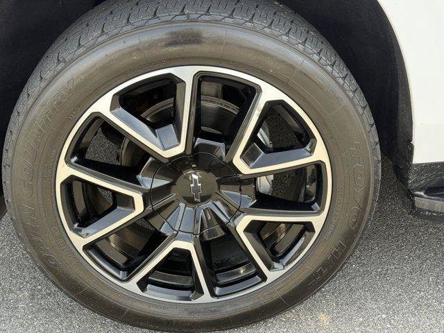Used 2021 Chevrolet Suburban RST w/ Luxury Package RWD image 11