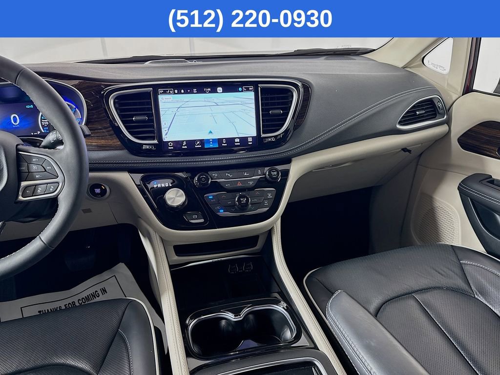 Used 2023 Chrysler Pacifica Limited image 30