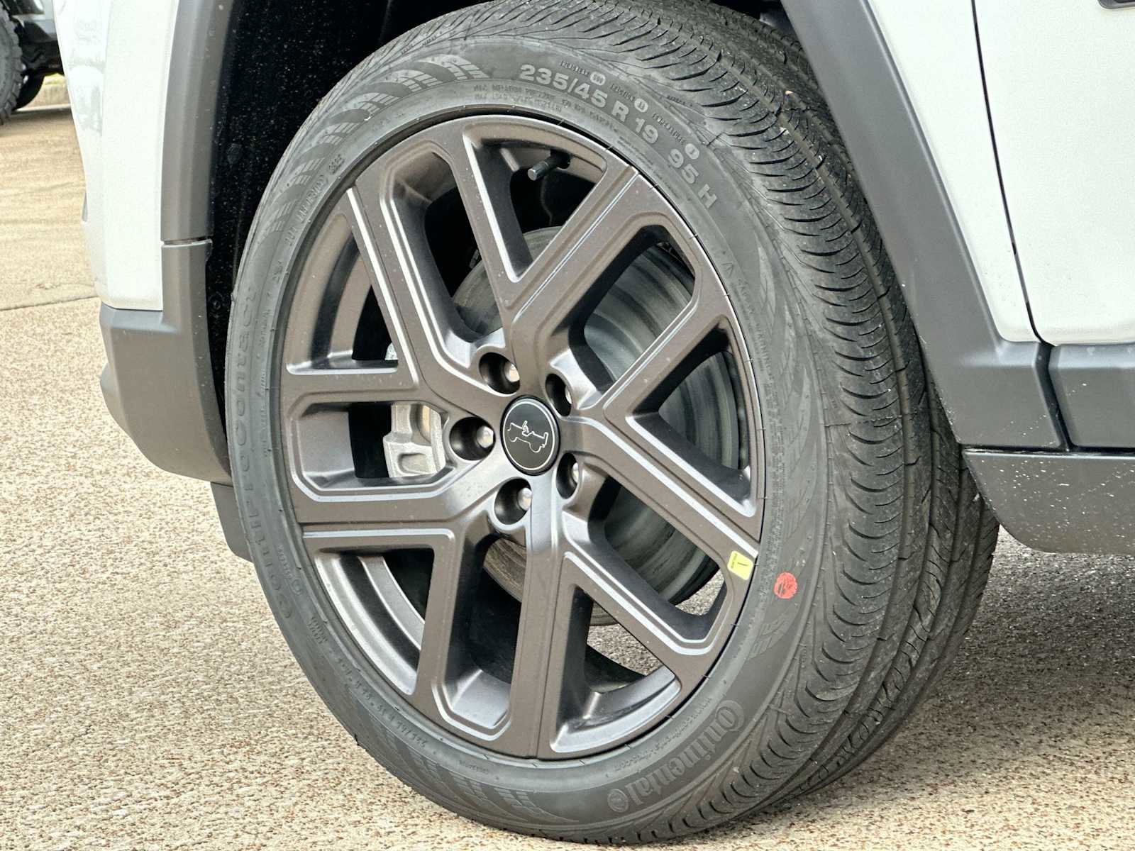 New 2026 Jeep Compass Latitude image 11