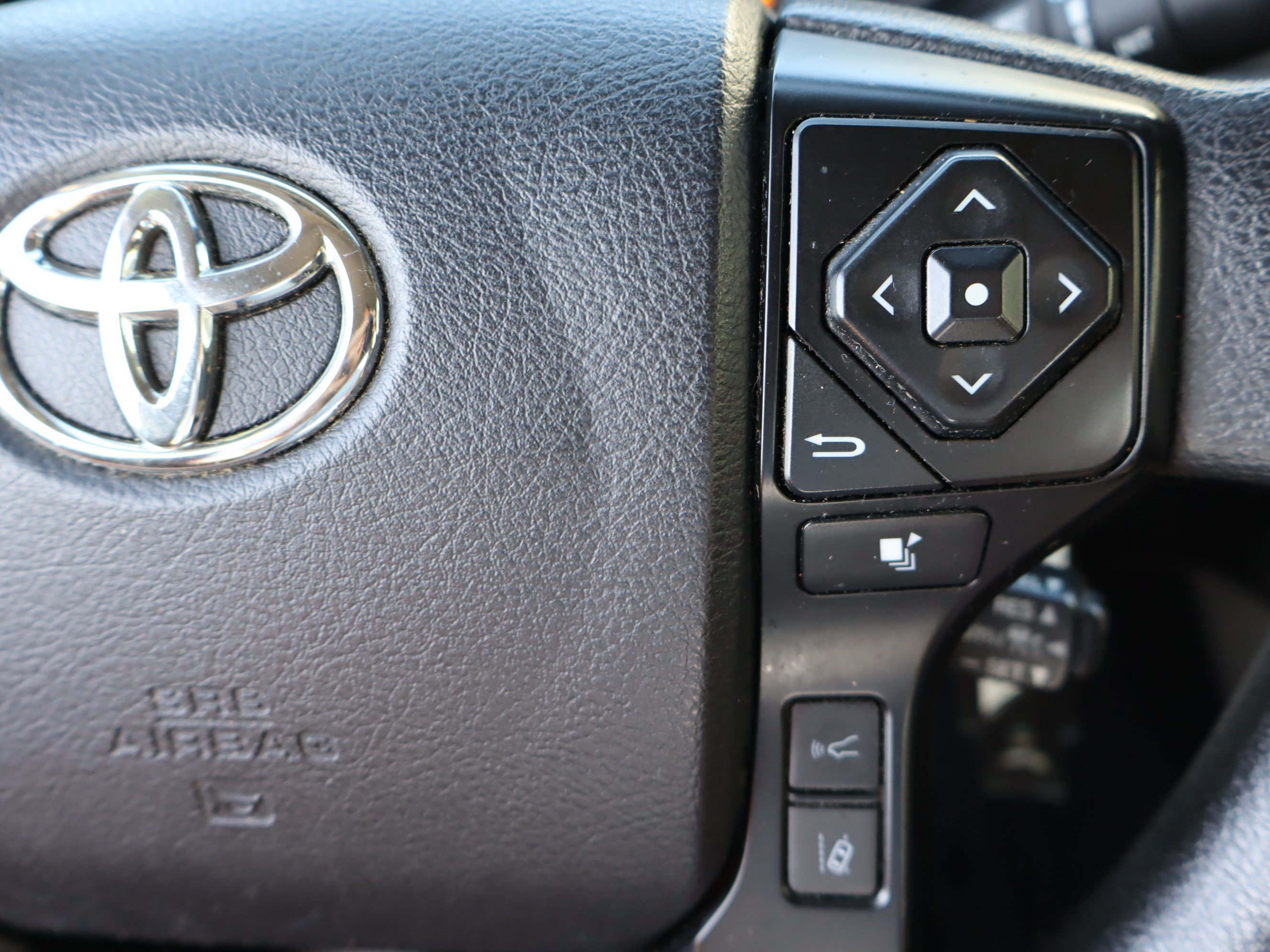Used 2022 Toyota Tacoma SR RWD image 22