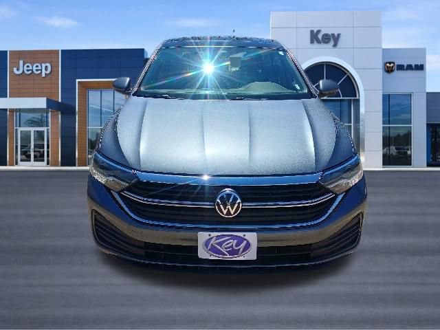 Used 2024 Volkswagen Jetta SE FWD image 8