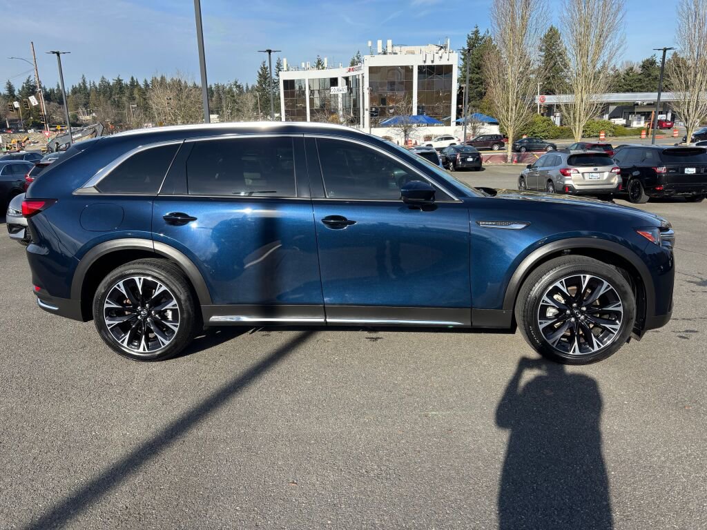 Certified 2024 MAZDA CX-90 Plug-In Hybrid w/ Premium Pkg image 4