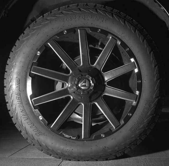 Used 2019 Toyota Sequoia TRD Sport w/ TRD Sport Premium Package AWD/4WD image 10