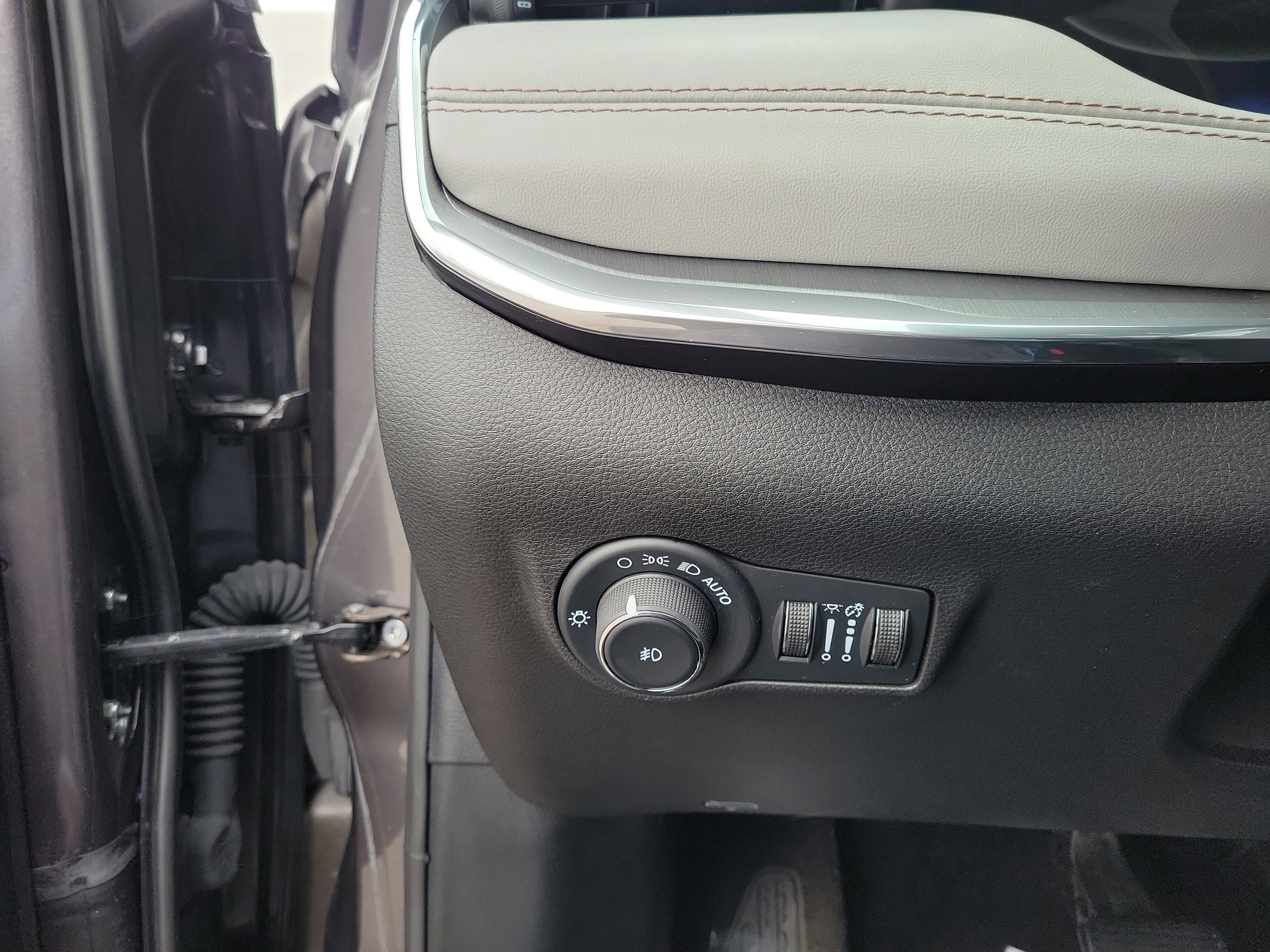 Used 2024 Jeep Compass Limited image 20