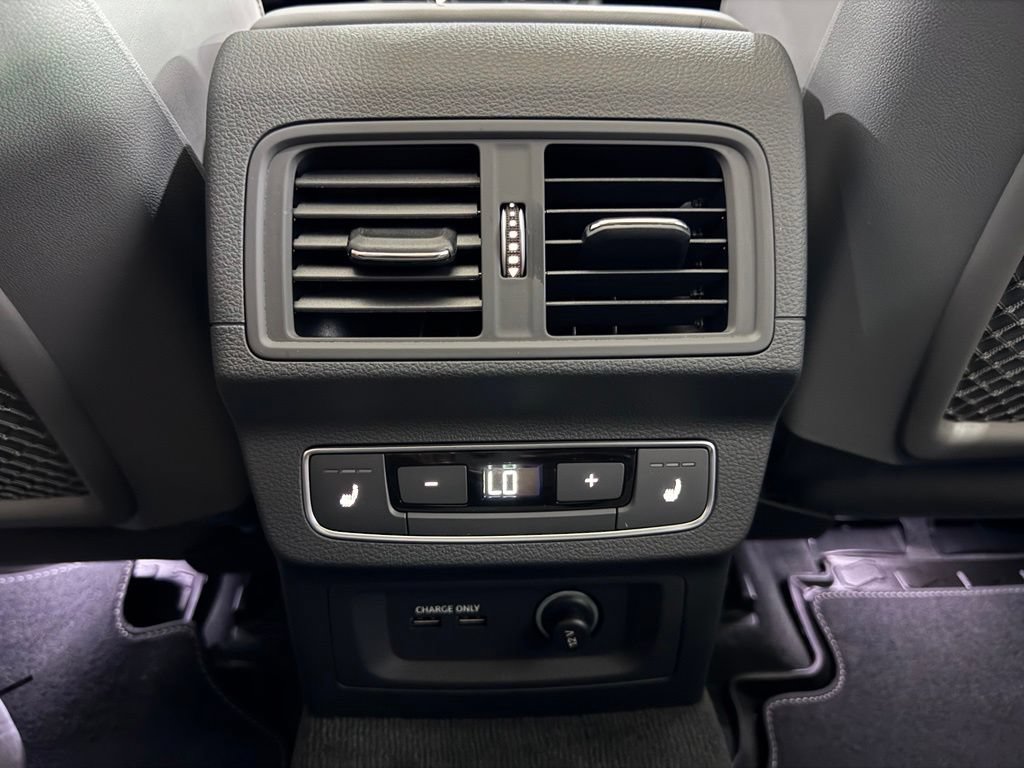 Used 2024 Audi SQ5 Prestige AWD/4WD image 28