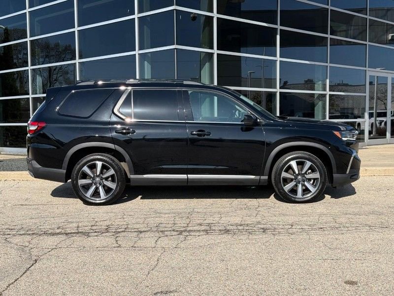 Used 2025 Honda Pilot Touring video 2